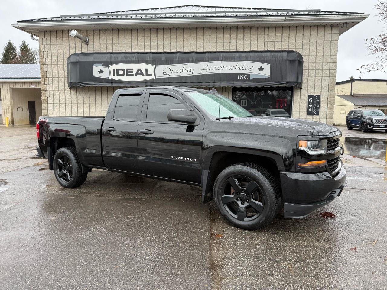 Used 2017 Chevrolet Silverado 1500 Custom for sale in Mount Brydges, ON