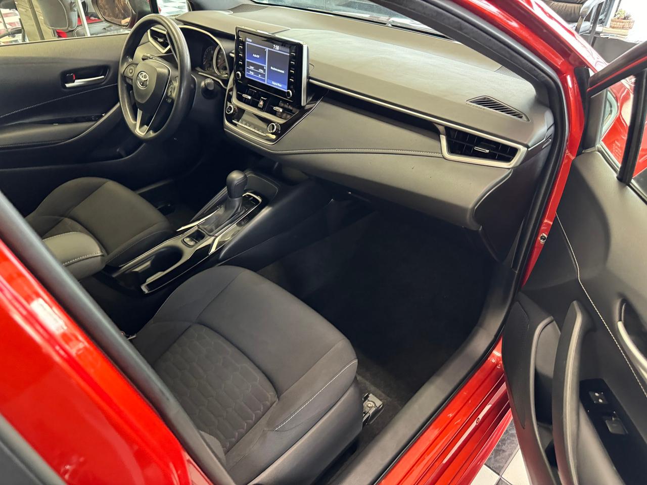 2019 Toyota Corolla Hatchback+Camera+Apple Play+New Tires+CLEAN CARFAX Photo