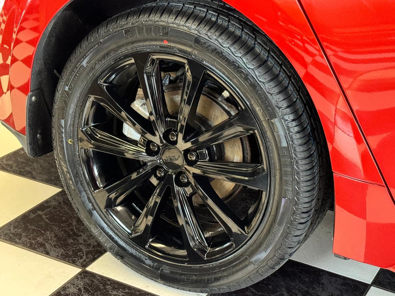 2019 Toyota Corolla Hatchback+Camera+Apple Play+New Tires+CLEAN CARFAX Photo