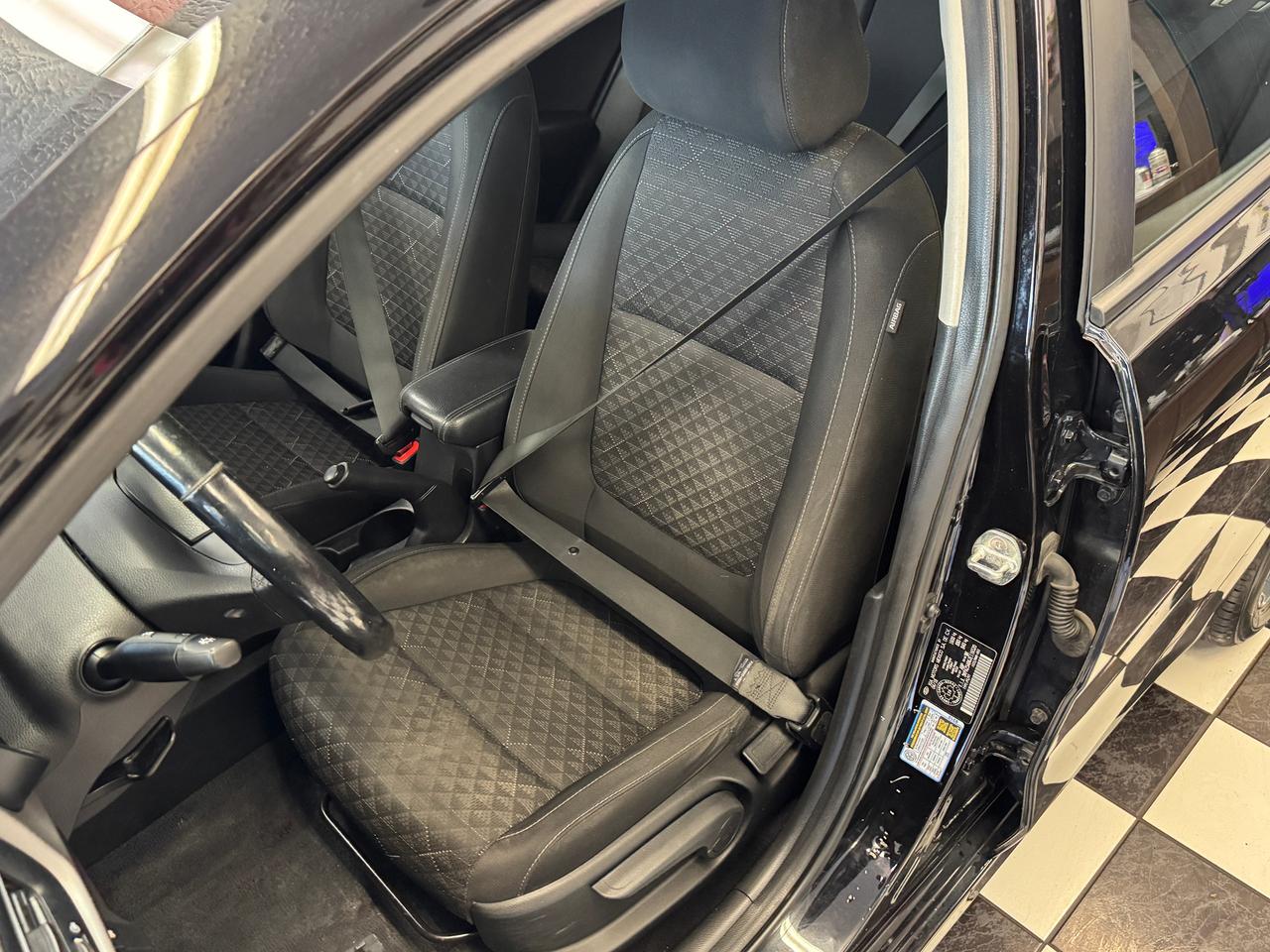2018 Kia Rio LX+Camera+Heated Seats+Heated Seats+CLEAN CARFAX Photo