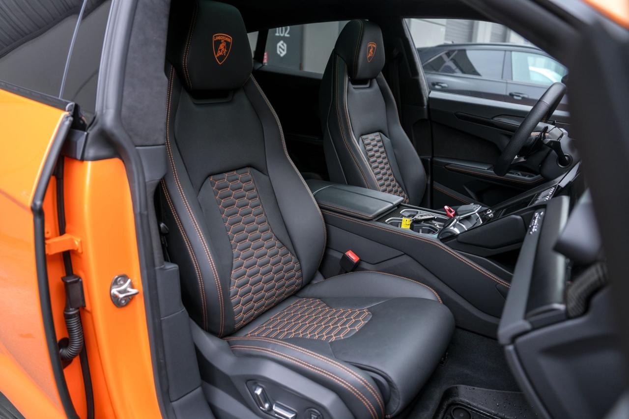 2021 Lamborghini Urus  - Photo #8