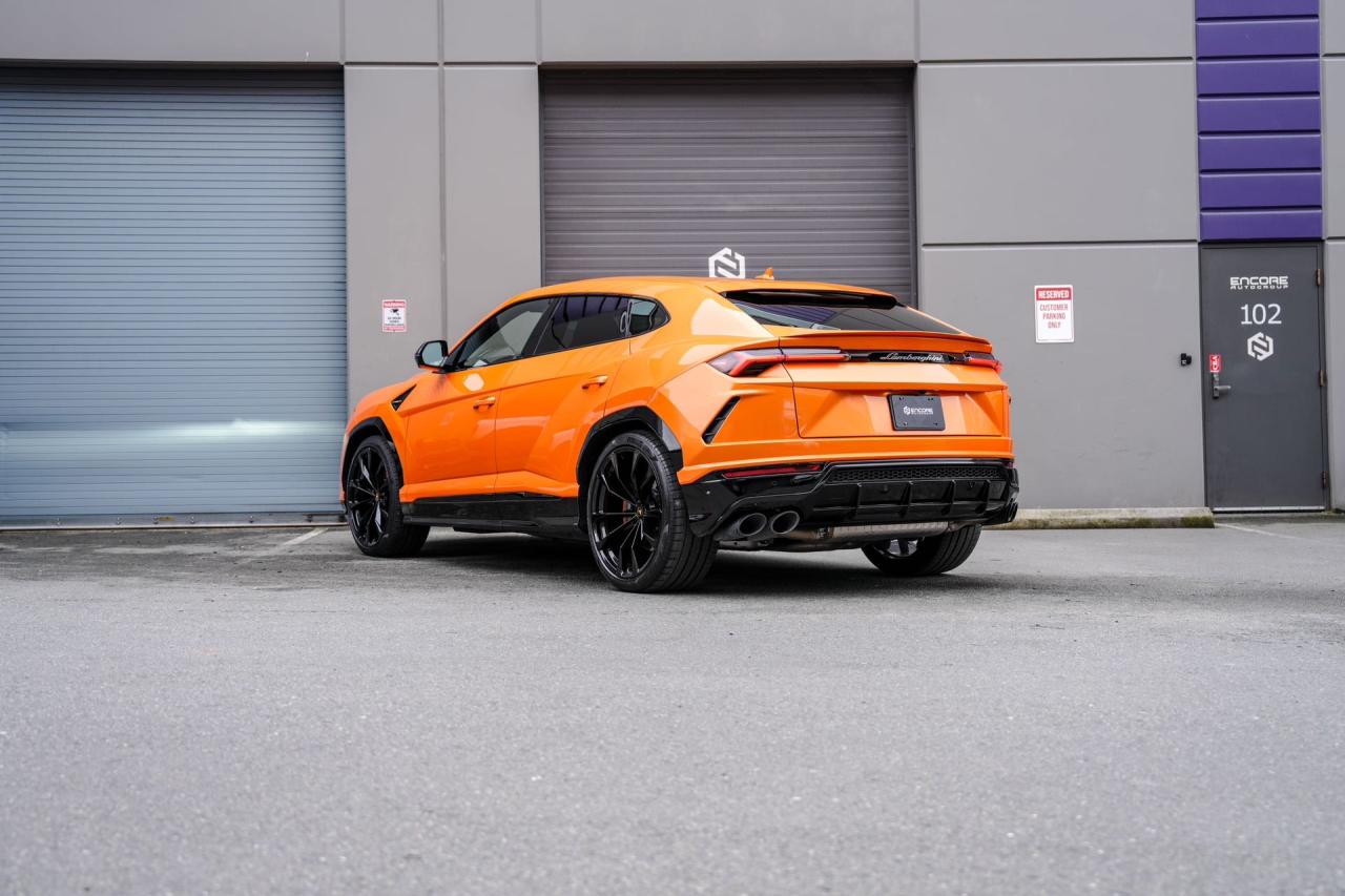 2021 Lamborghini Urus  - Photo #4