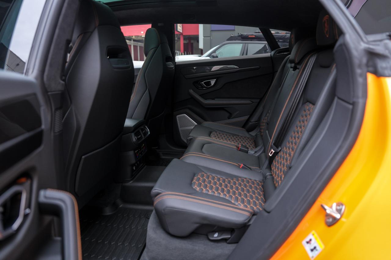 2021 Lamborghini Urus  - Photo #17
