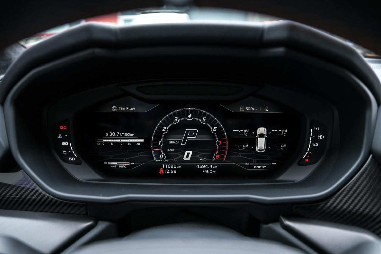 2021 Lamborghini Urus  - Photo #18
