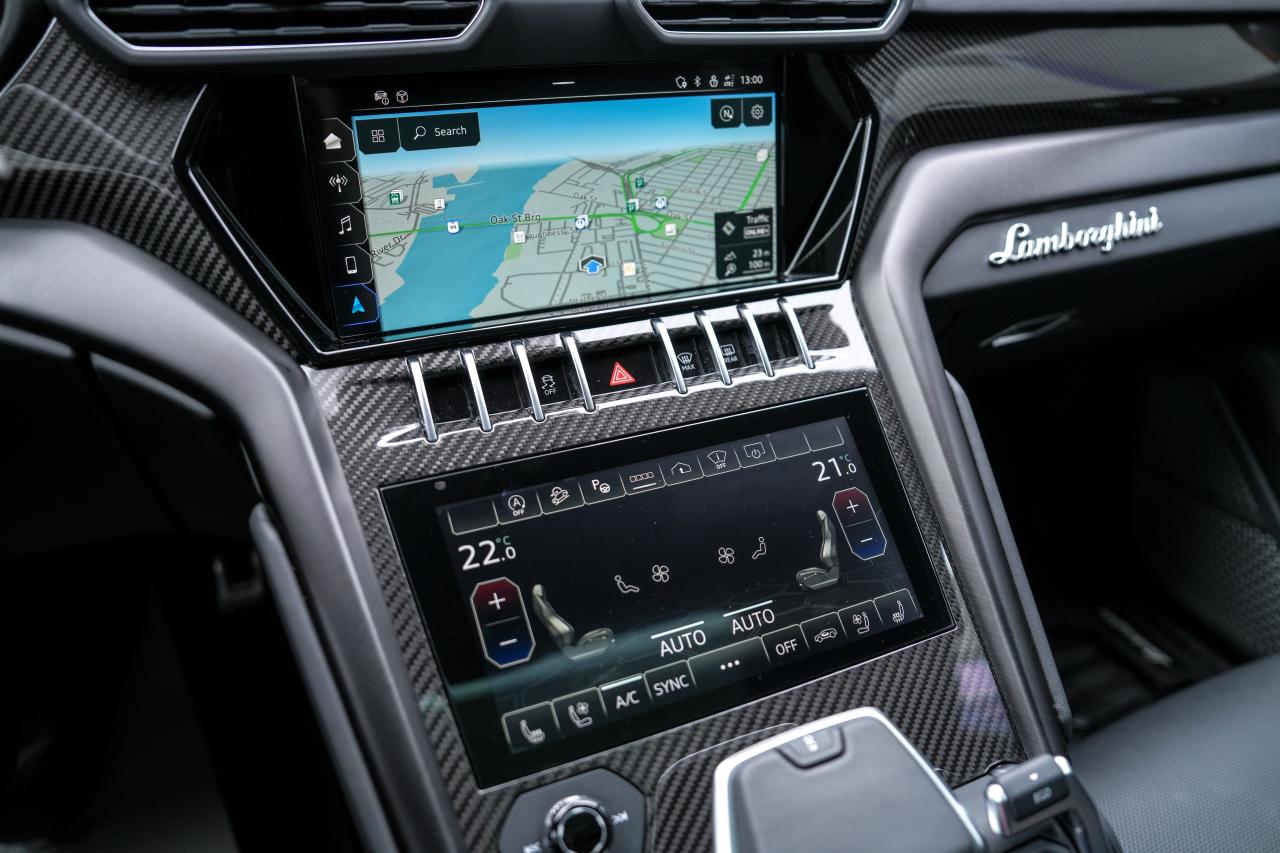 2021 Lamborghini Urus  - Photo #14
