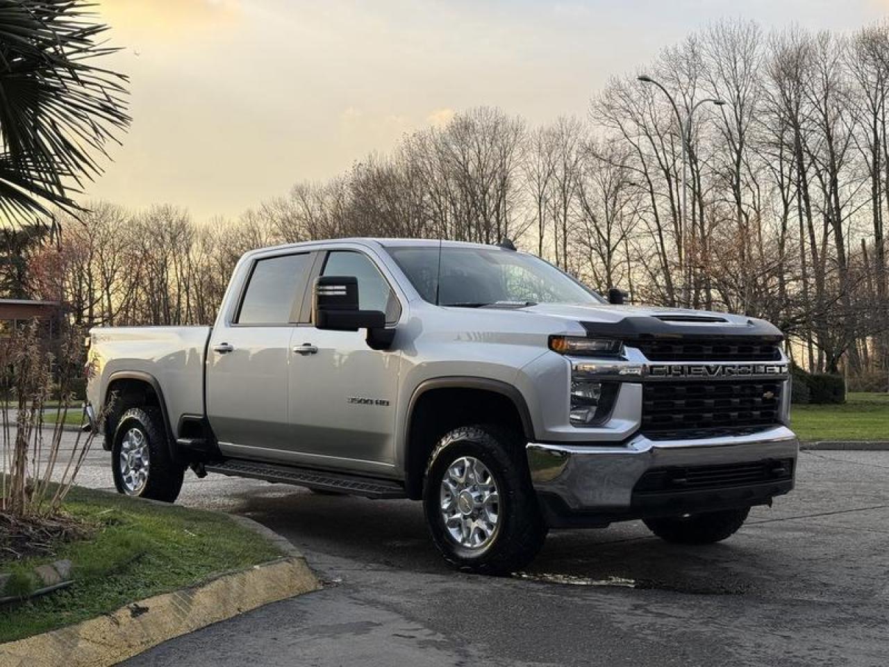 Used 2023 Chevrolet Silverado 3500HD LT Crew Cab 4WD Diesel for sale in Burnaby, BC