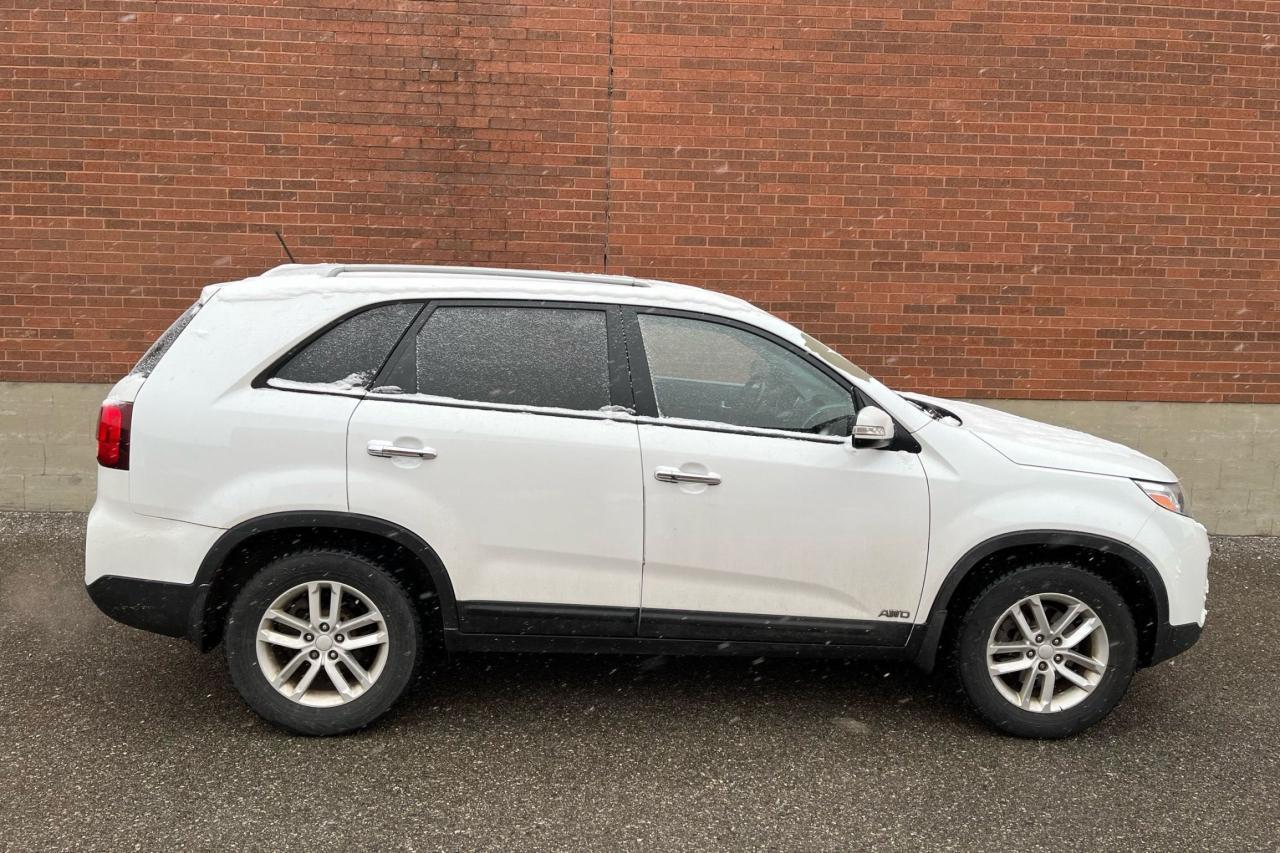 Used 2014 Kia Sorento LX for sale in Toronto, ON