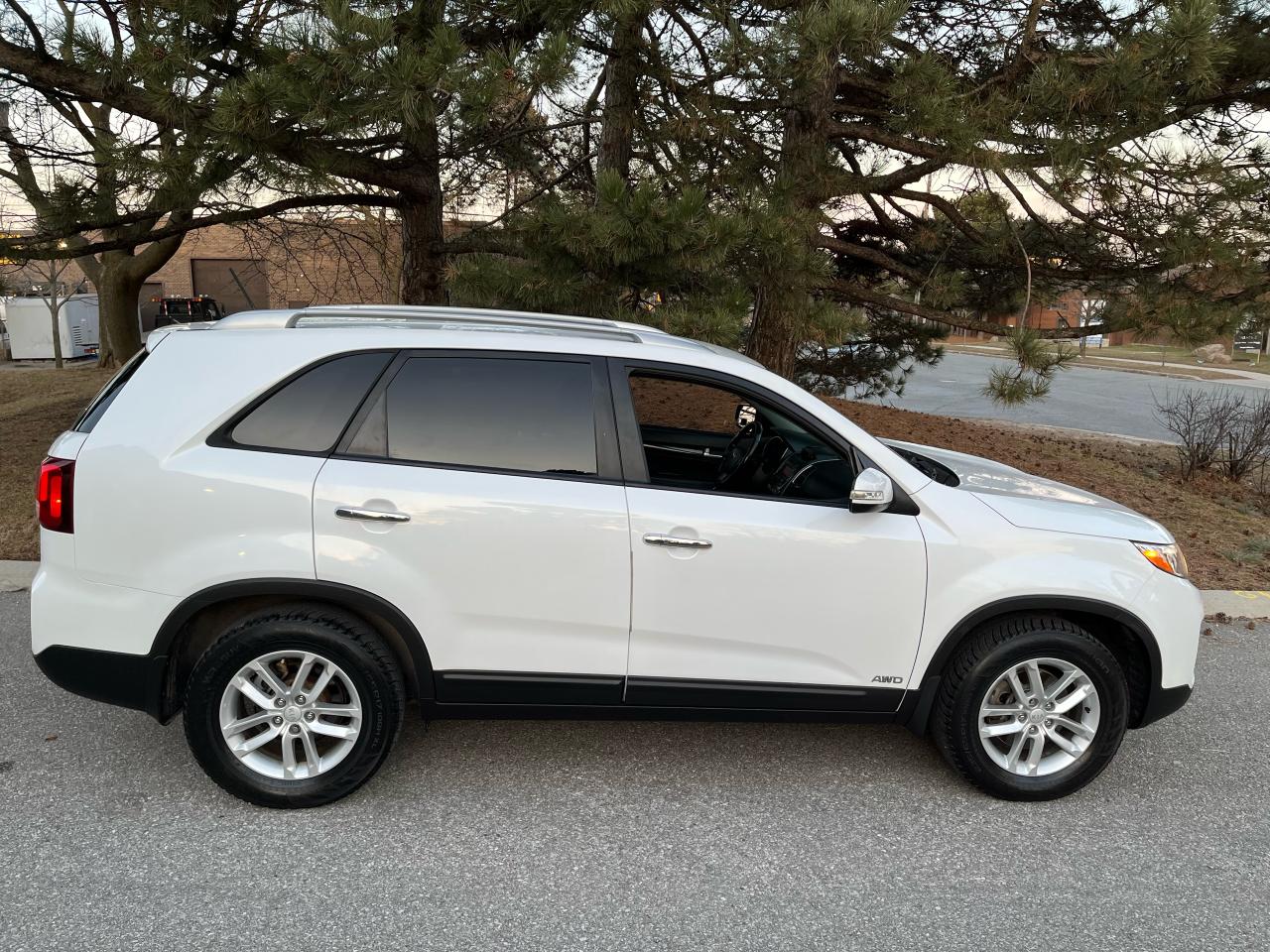 2014 Kia Sorento LX-AWD-YES,....ONLY 81,689KMS!!!NOT A MISPRINT!!! - Photo #2