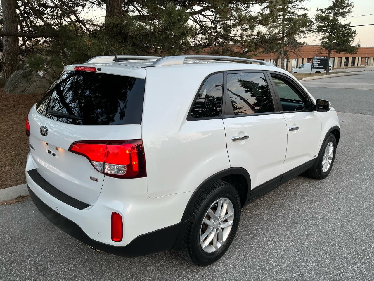 2014 Kia Sorento LX-AWD-YES,....ONLY 81,689KMS!!!NOT A MISPRINT!!! Photo2