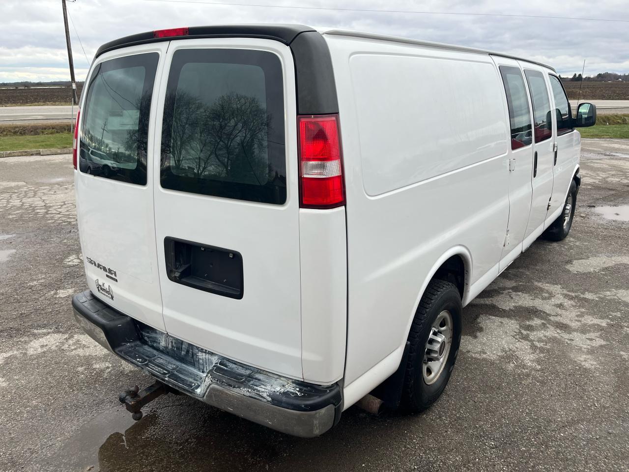 2016 GMC Savana Cargo Van  - Photo #5