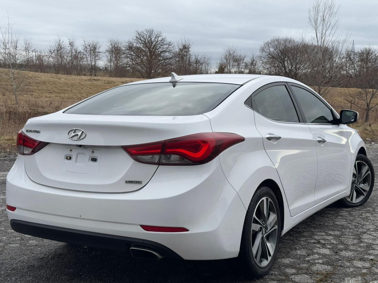 2014 Hyundai Elantra LIMITED | CLEAN CARFAX | ONE OWNER | LEATHER | Photo4