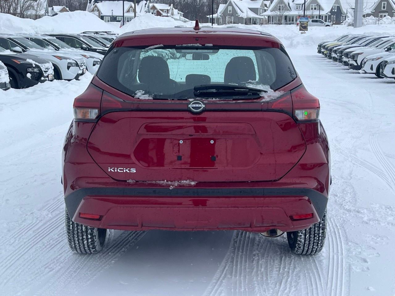 2025 Nissan Kicks Play S FWD Photo