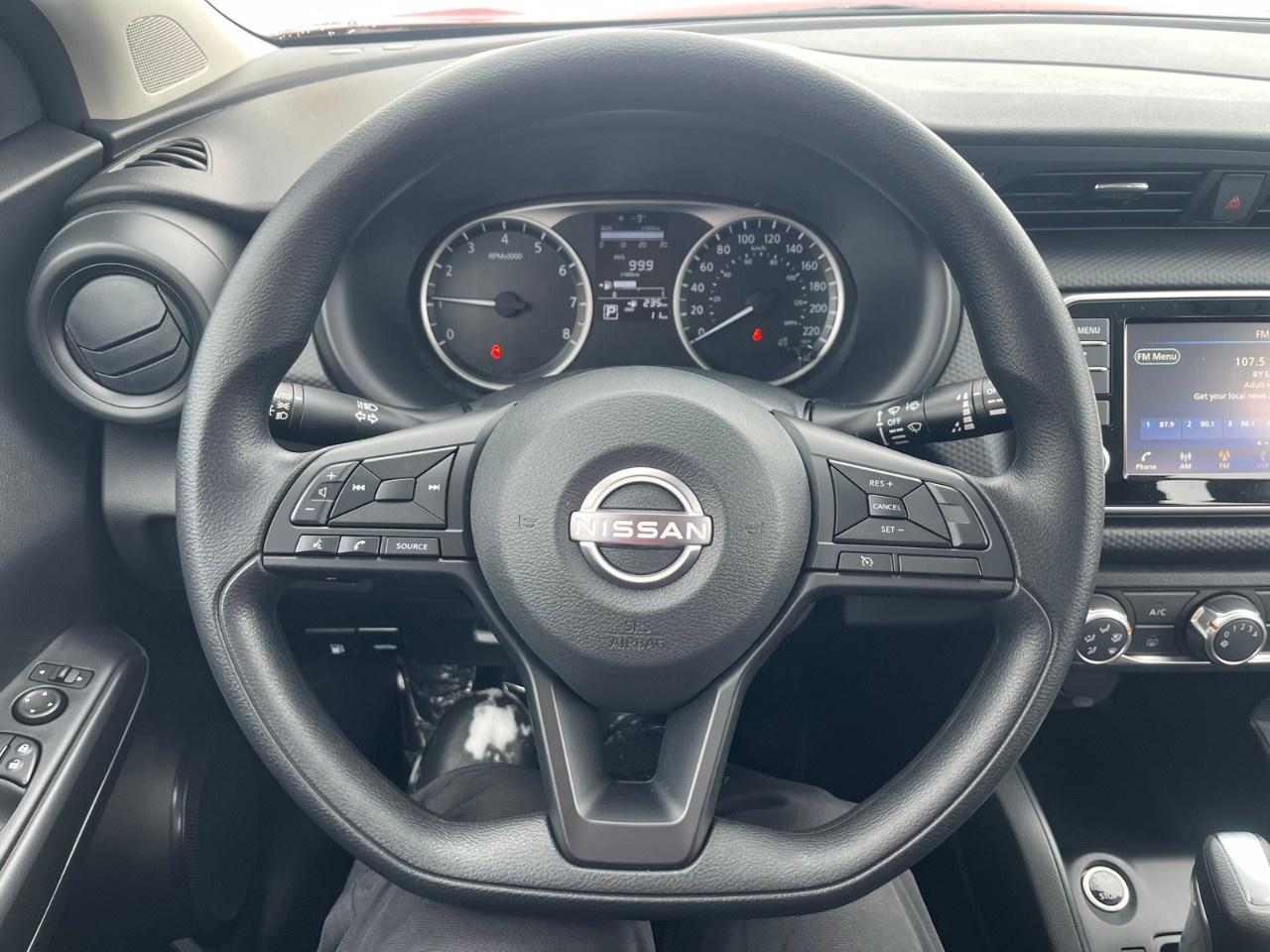 2025 Nissan Kicks Play S FWD Photo