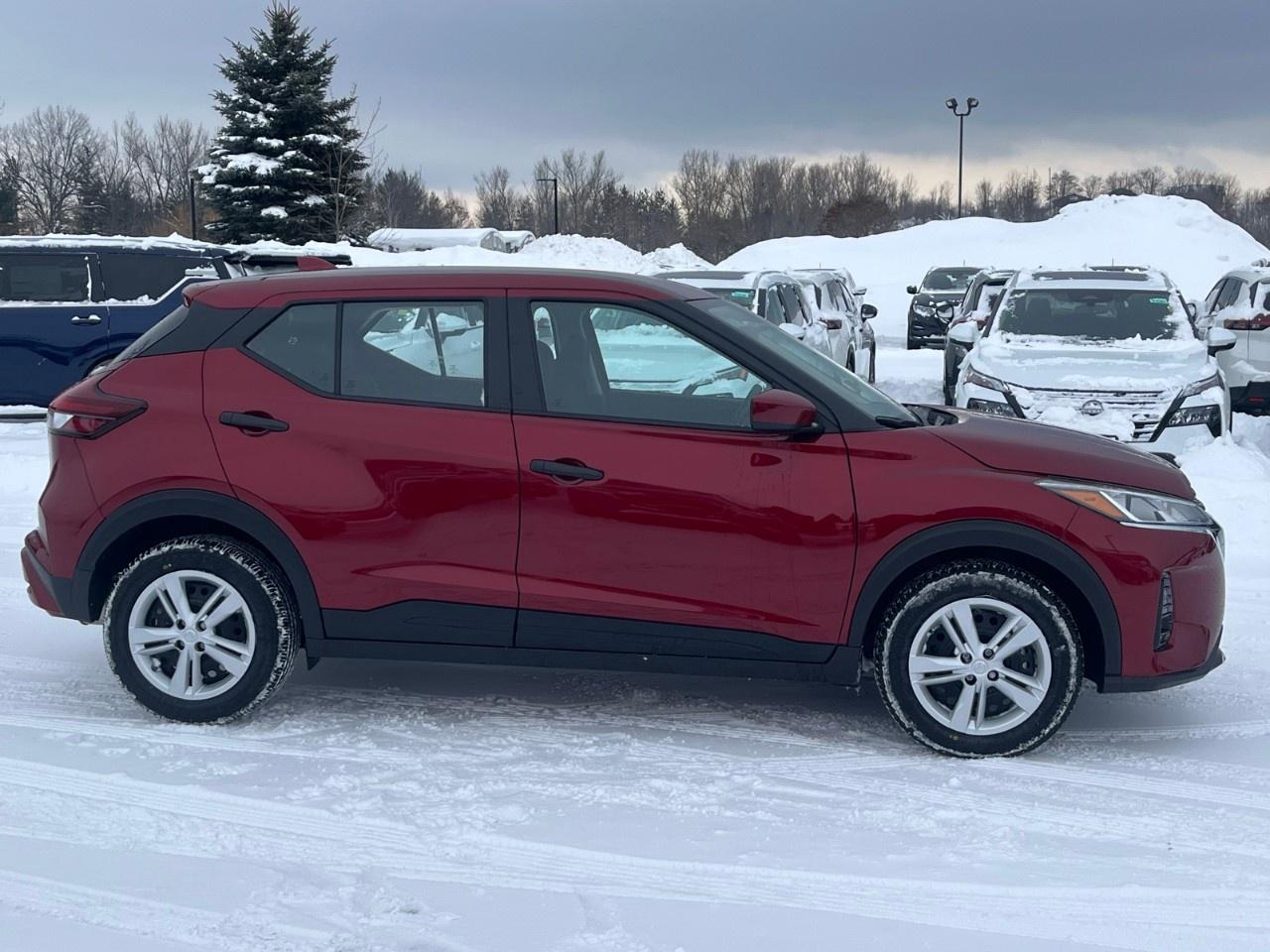 2025 Nissan Kicks Play S FWD Photo