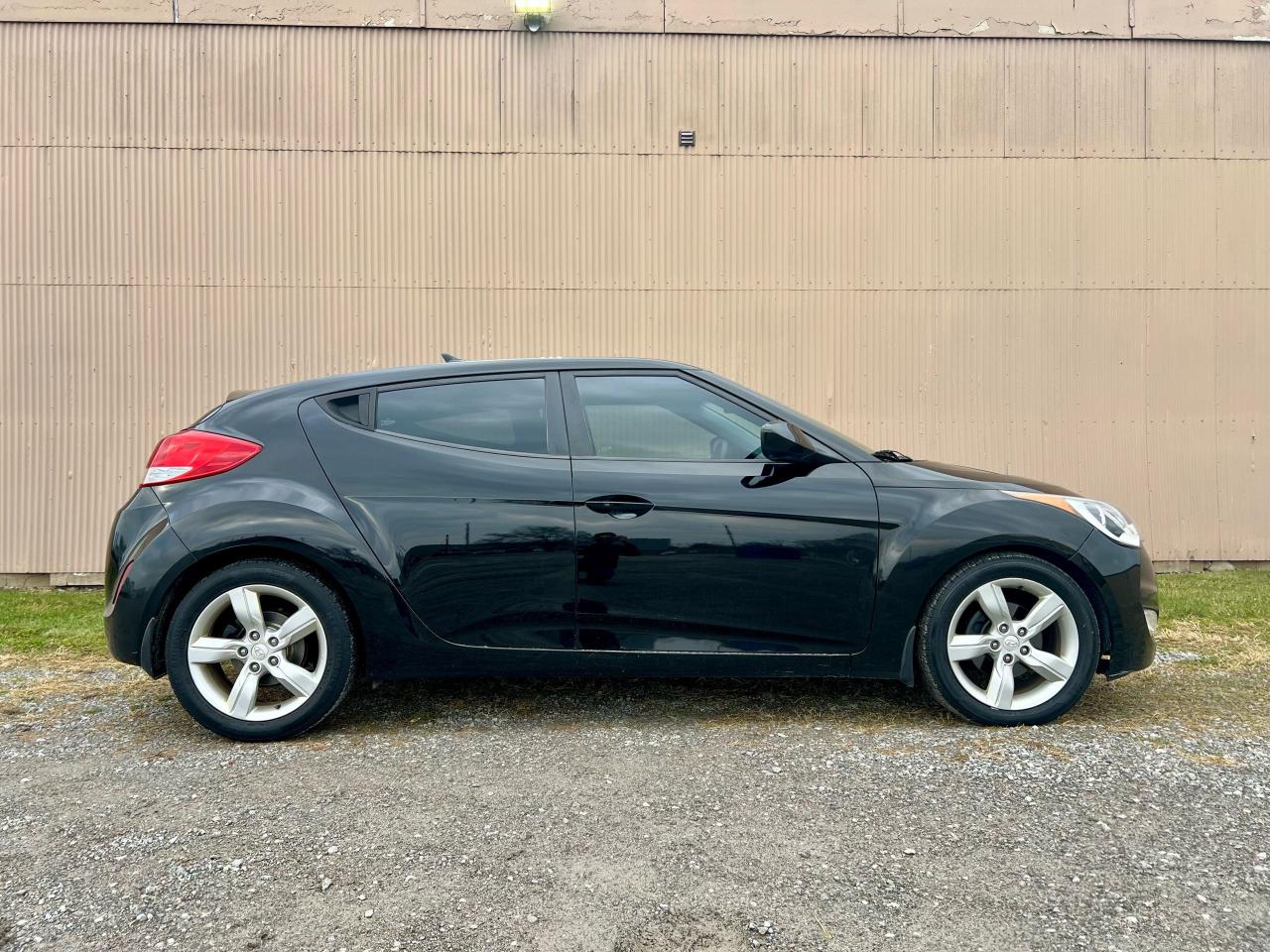 2012 Hyundai Veloster  - Photo #5