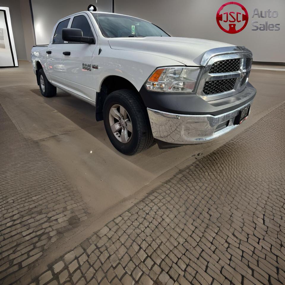 Used 2014 RAM 1500 4WD Crew Cab 140.5