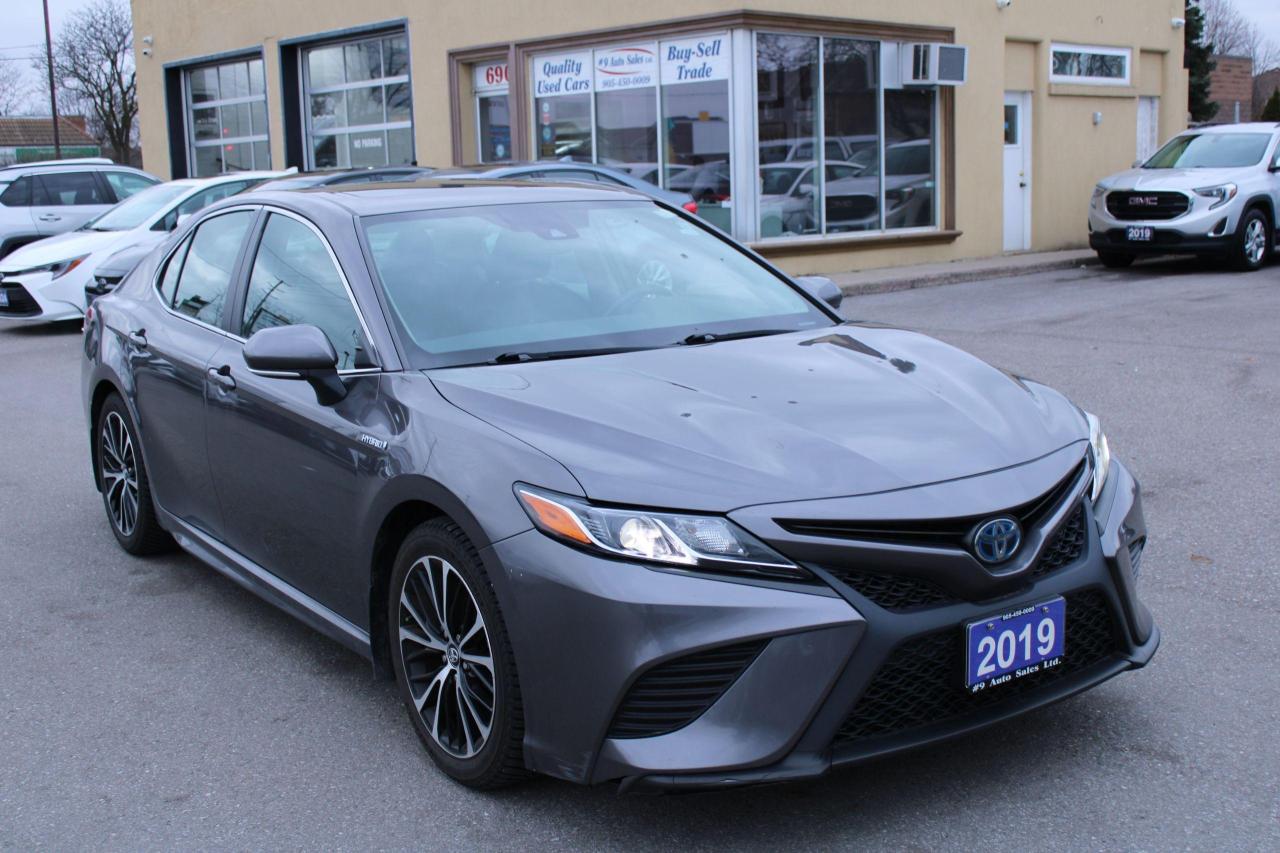 Used 2019 Toyota Camry Hybrid SE Auto for sale in Brampton, ON