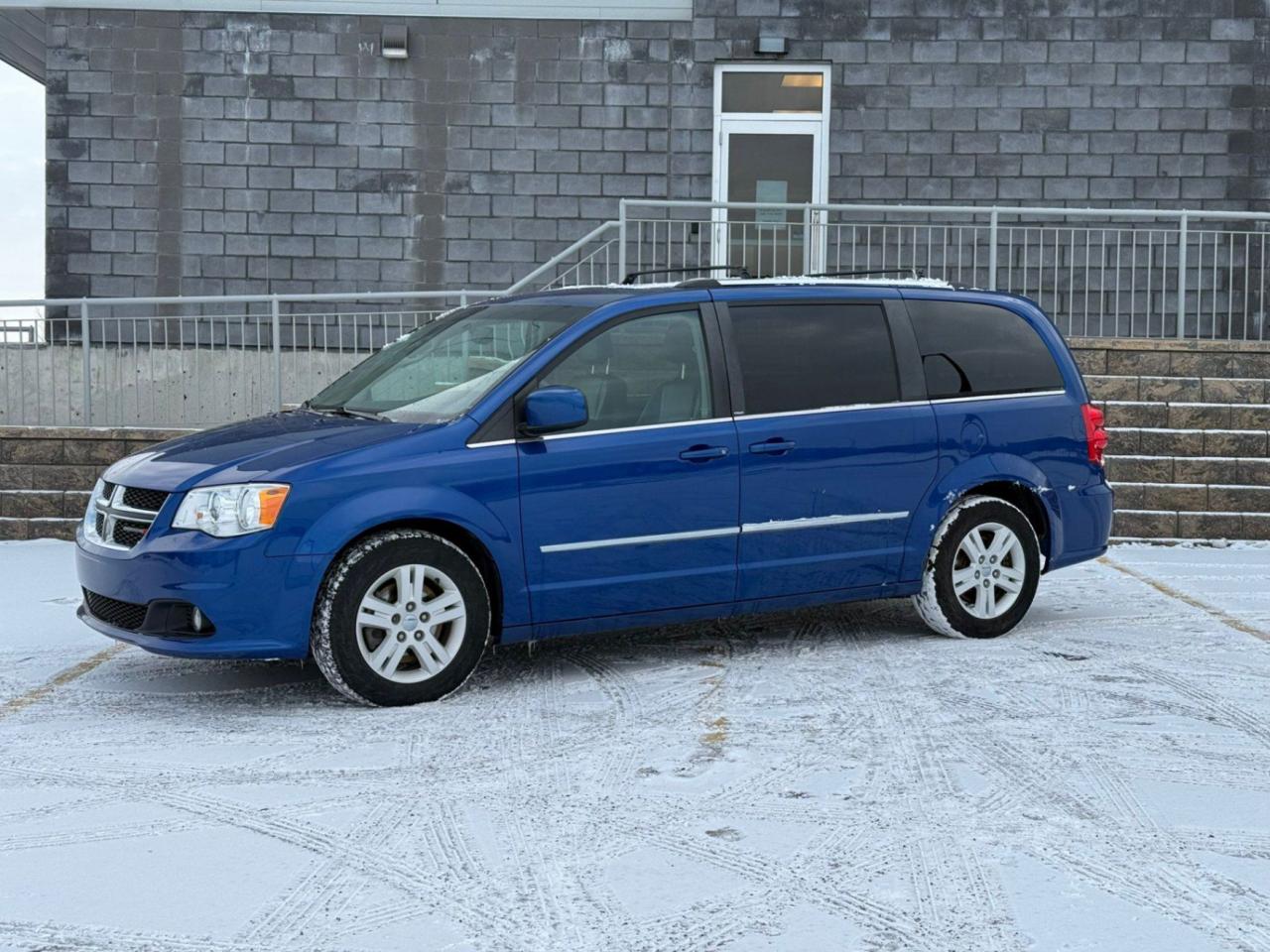 Used 2013 Dodge Grand Caravan 4dr Wgn Crew Plus for sale in Calgary, AB