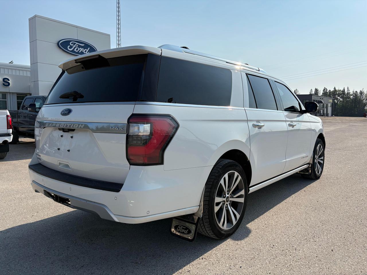 2021 Ford Expedition Max Platinum Photo4