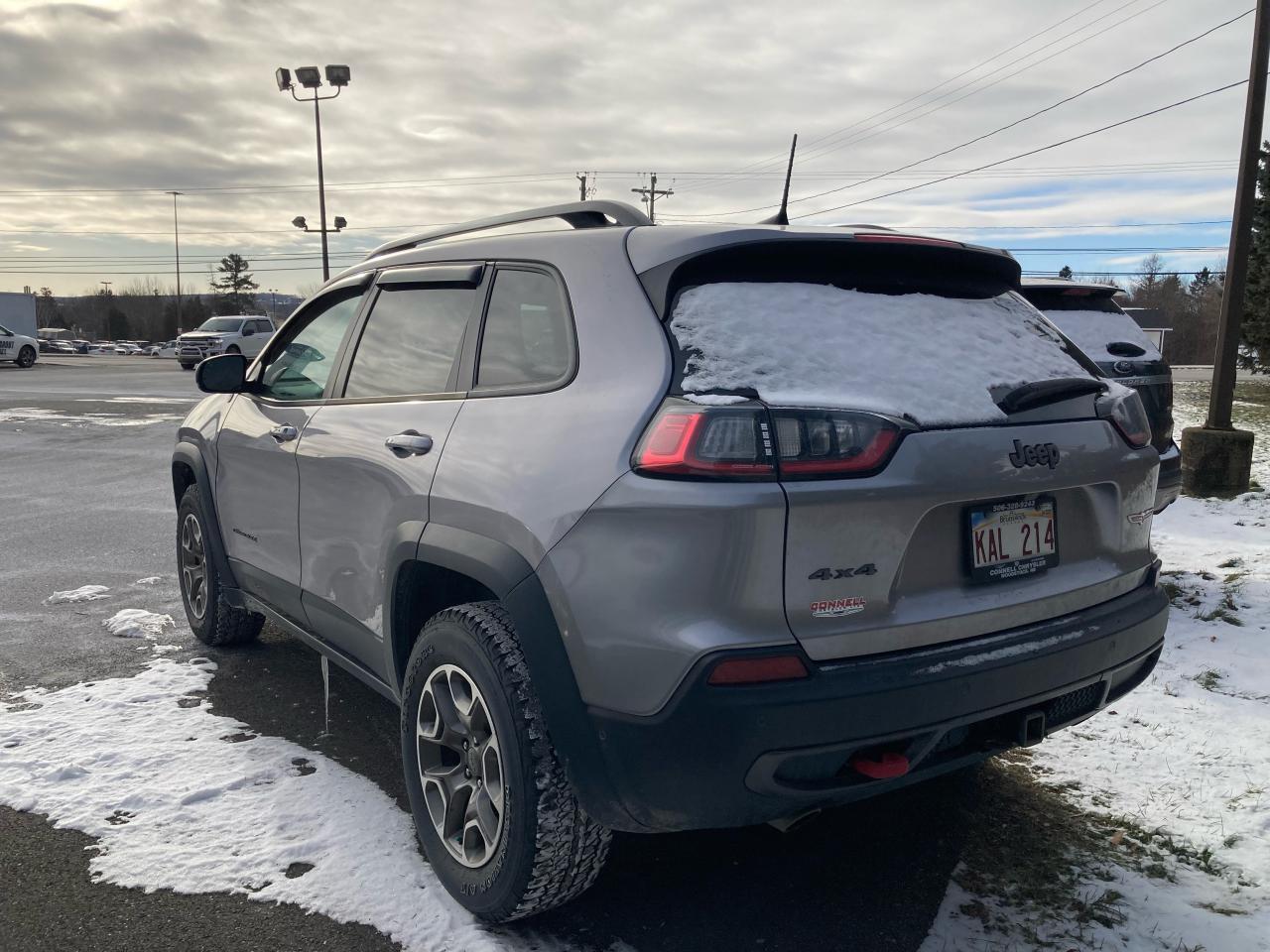 2020 Jeep Cherokee  Photo3