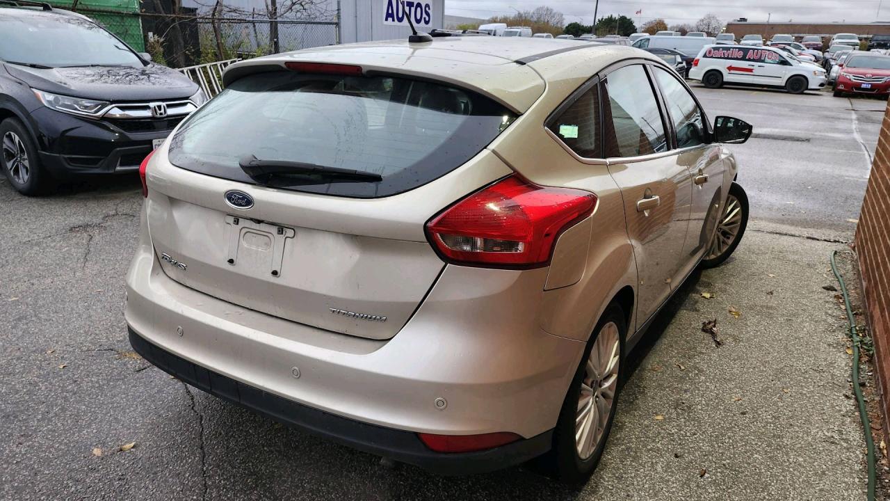 2018 Ford Focus Titanium Hatch Photo4