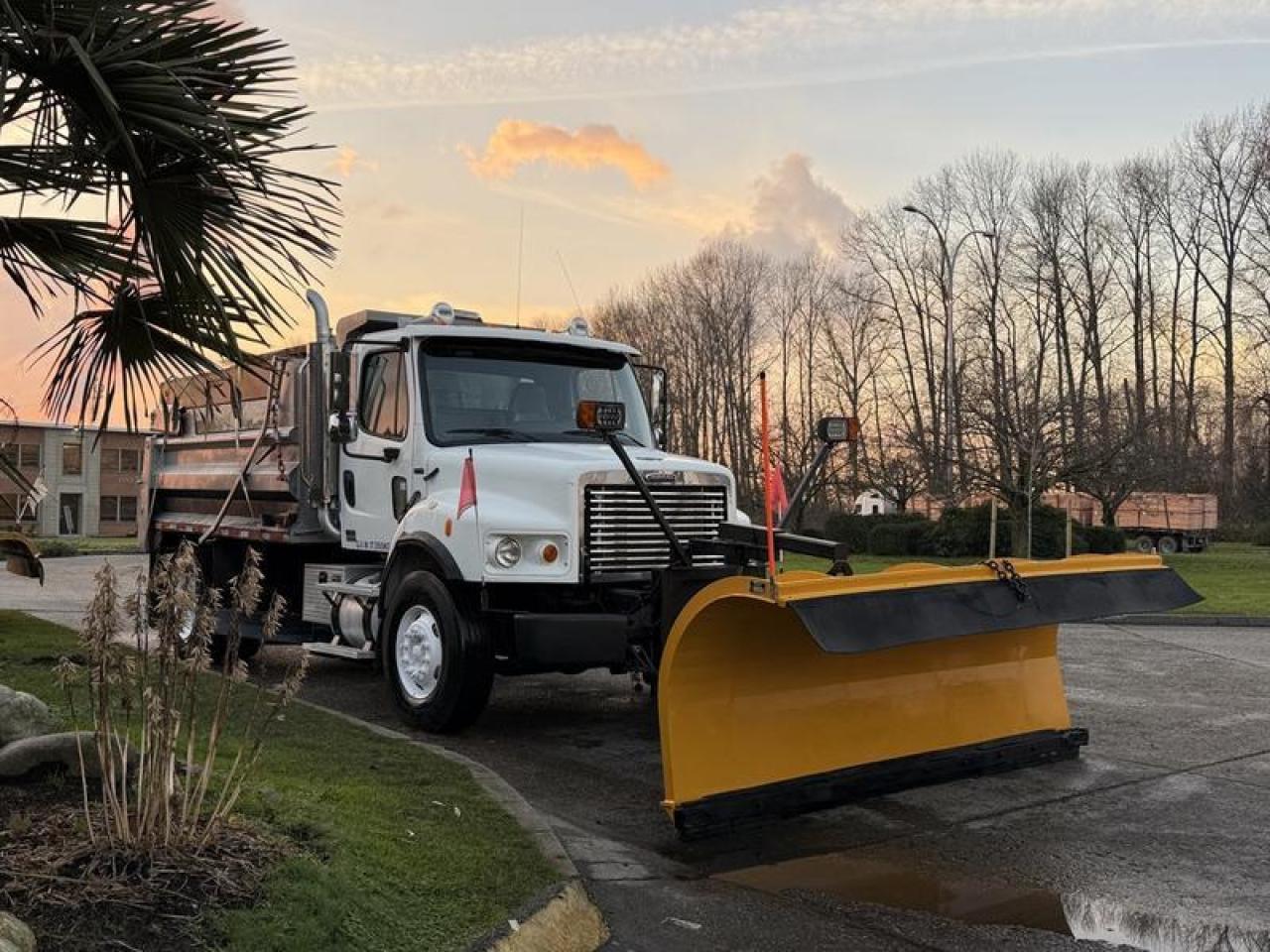 Used 2006 Freightliner M2106 Plow Truck With Sander Diesel With air Brakes for sale in Burnaby, BC