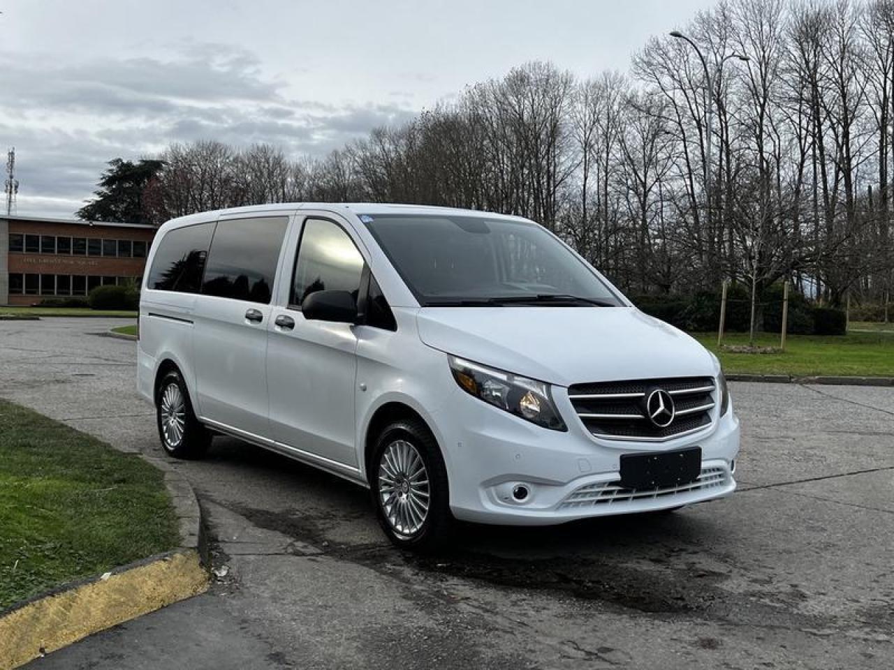 Used 2018 Mercedes-Benz Metris 8 Passenger Van for sale in Burnaby, BC