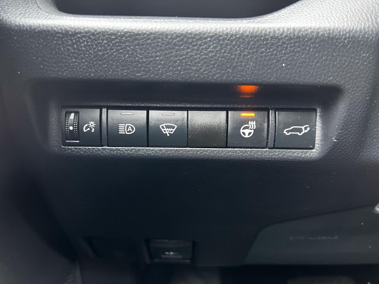 2021 Toyota RAV4 XLE - Photo #20