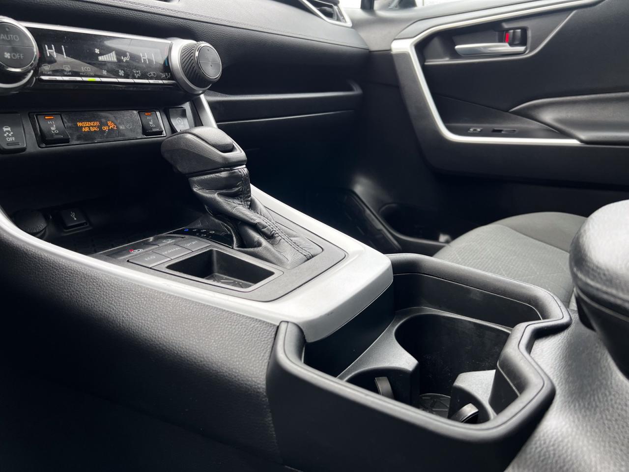 2021 Toyota RAV4 XLE - Photo #24