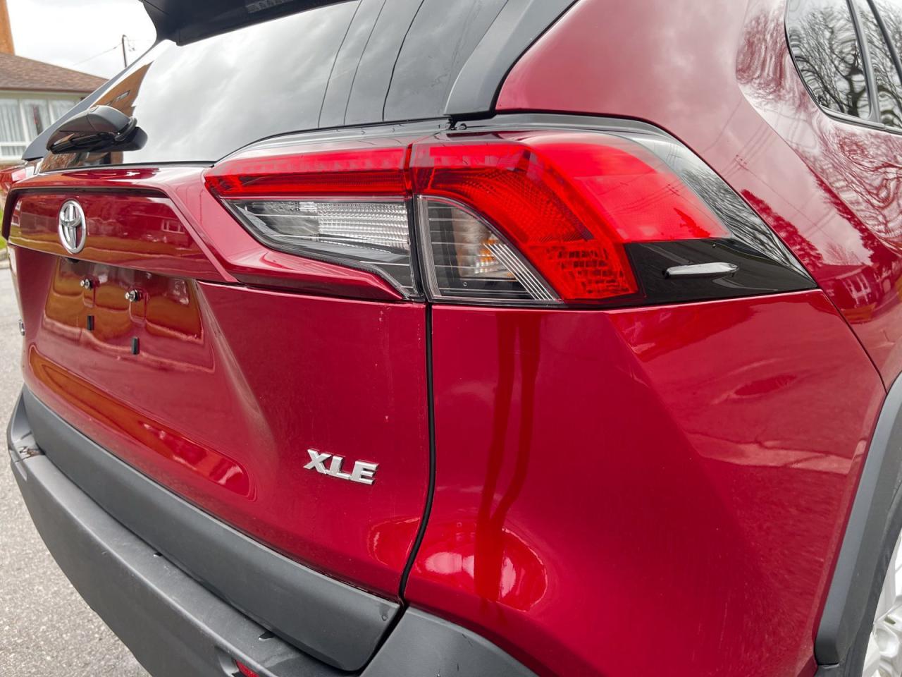 2021 Toyota RAV4 XLE - Photo #10