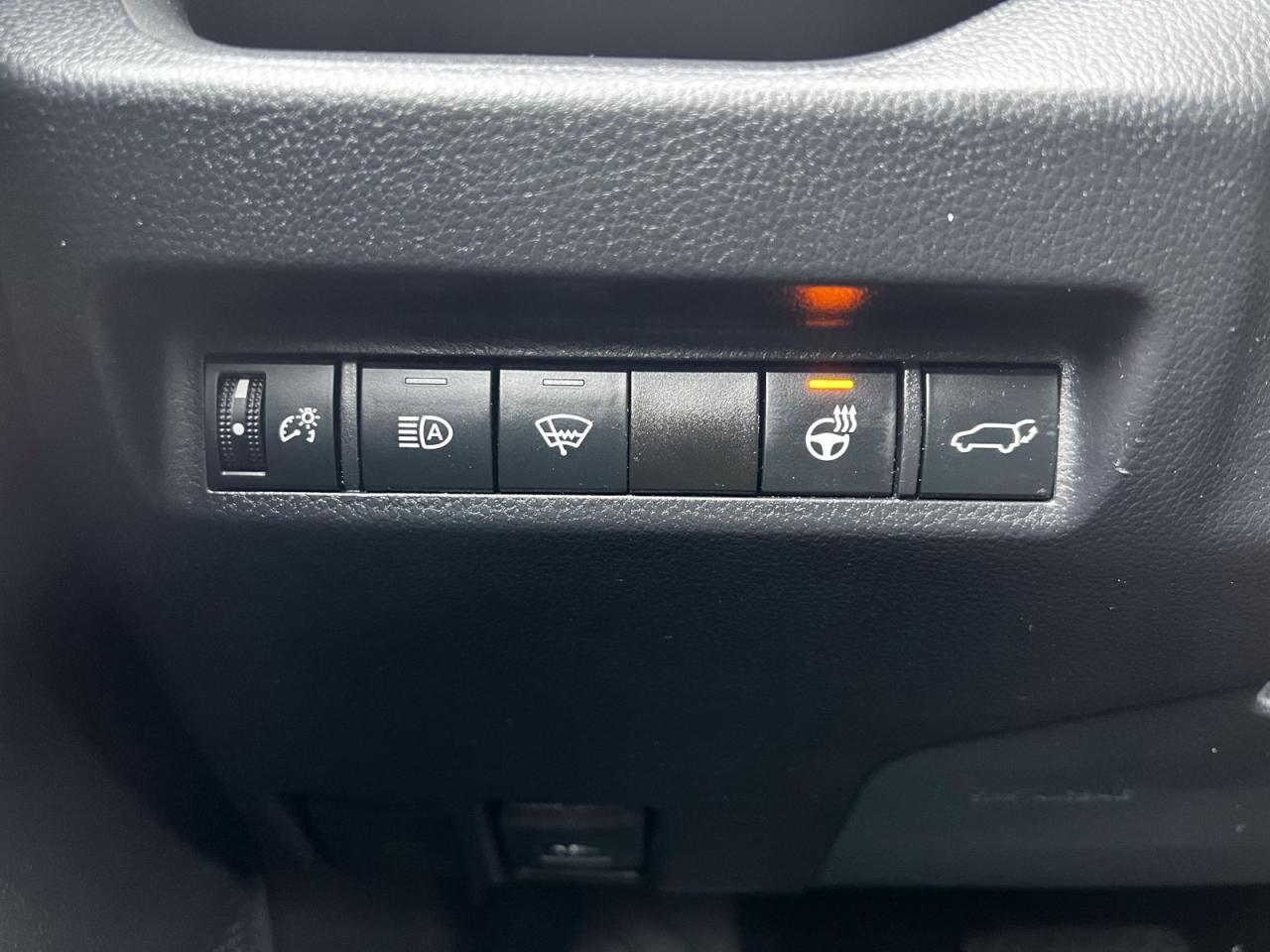 2021 Toyota RAV4 XLE - Photo #20