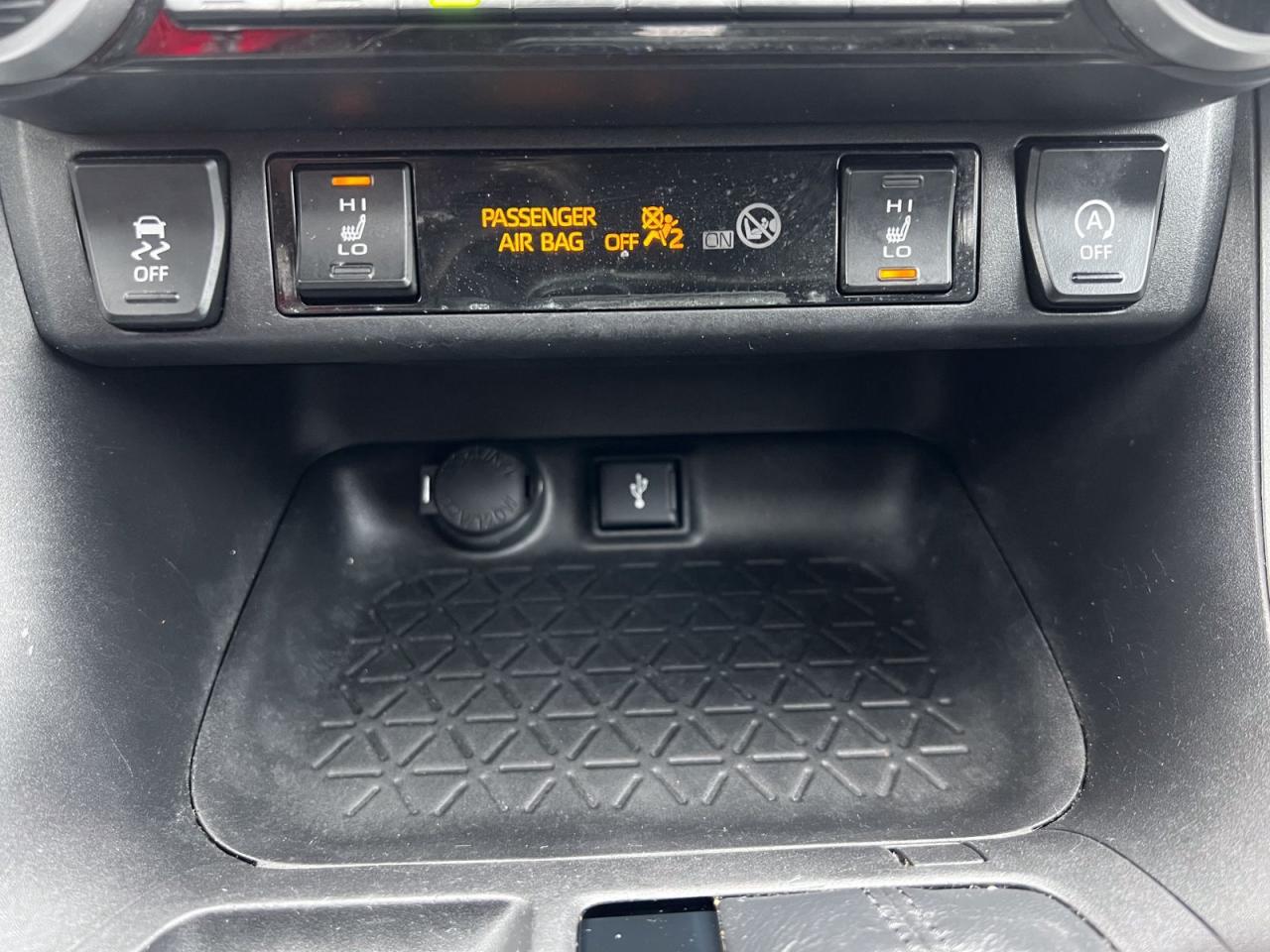 2021 Toyota RAV4 XLE - Photo #25
