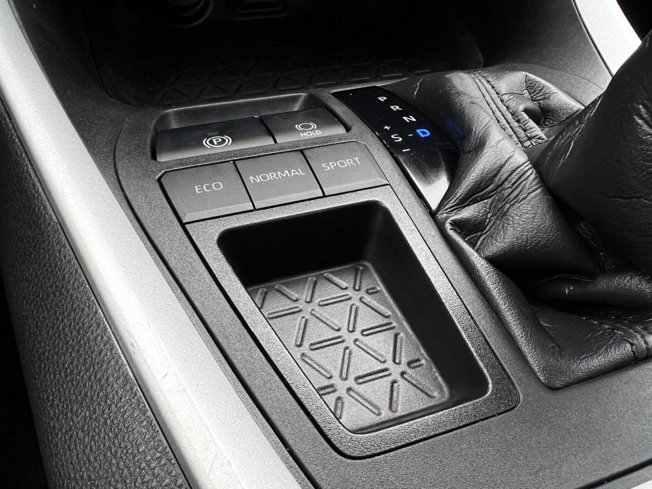 2021 Toyota RAV4 XLE - Photo #26