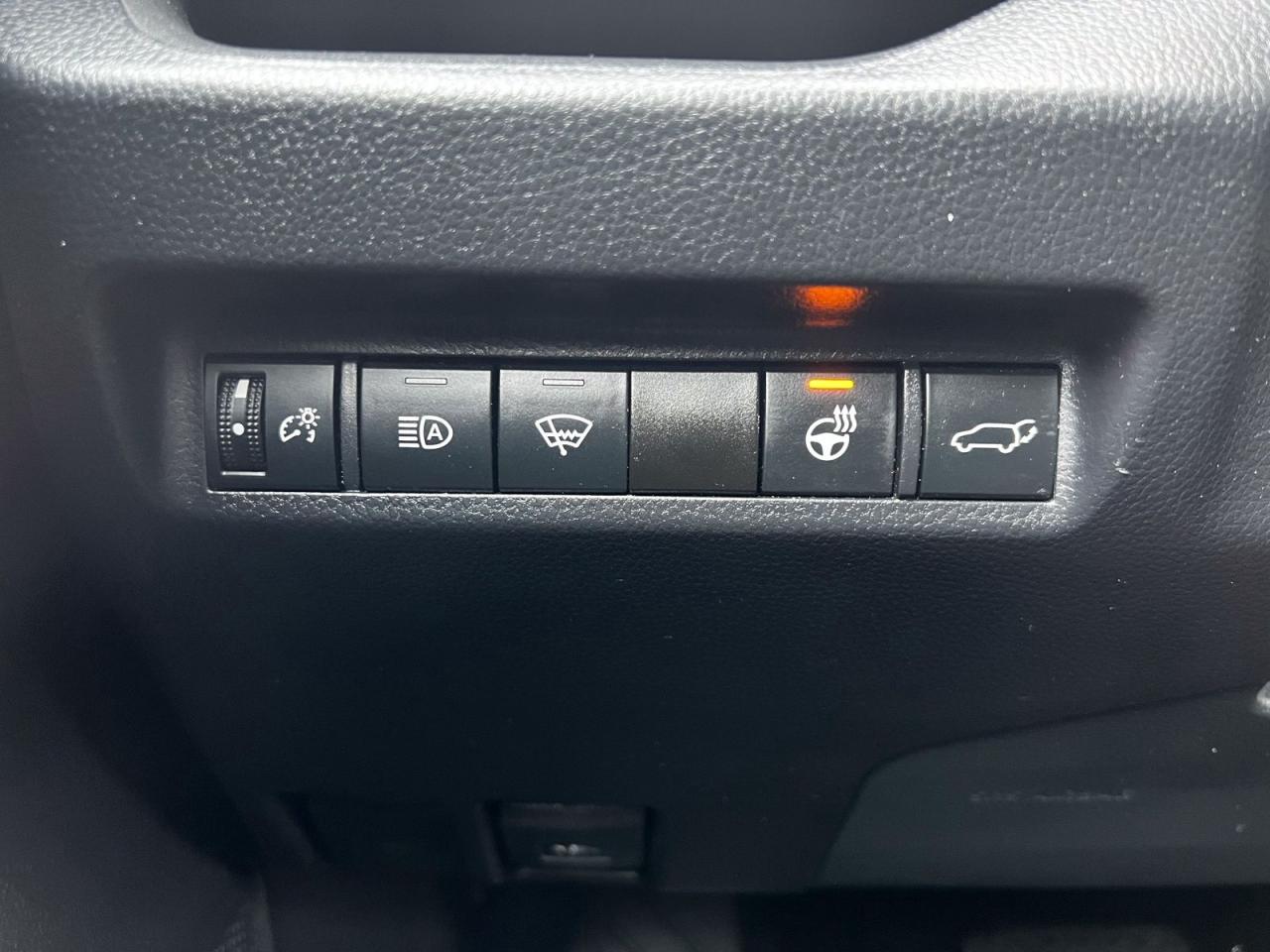2021 Toyota RAV4 XLE - Photo #20