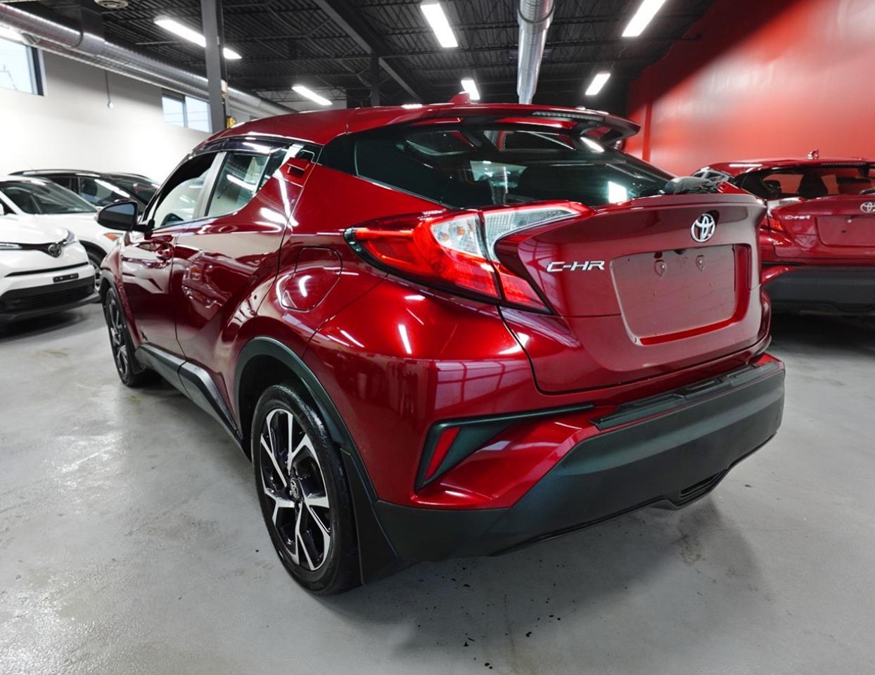 2018 Toyota C-HR ONE OWNER,NO ACCIDENT,XLE MODEL - Photo #6