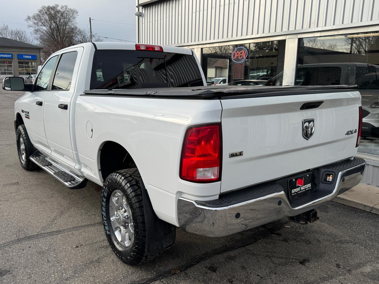 2017 RAM 2500 SLT CREW 5.7L V8 HEMI 4x4+New Tires+Camera - Photo #7