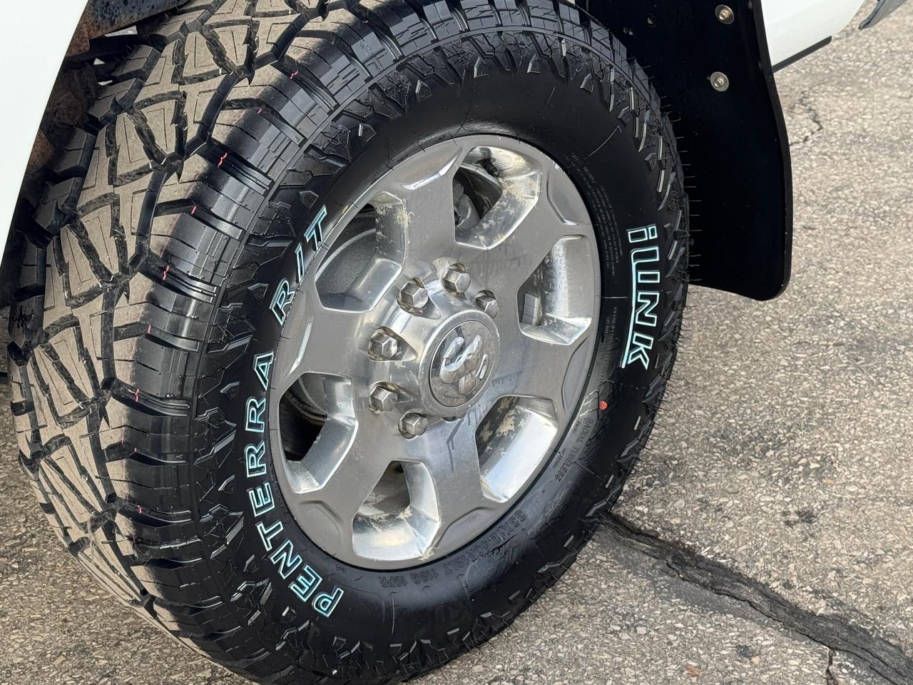 2017 RAM 2500 SLT CREW 5.7L V8 HEMI 4x4+New Tires+Camera Photo107