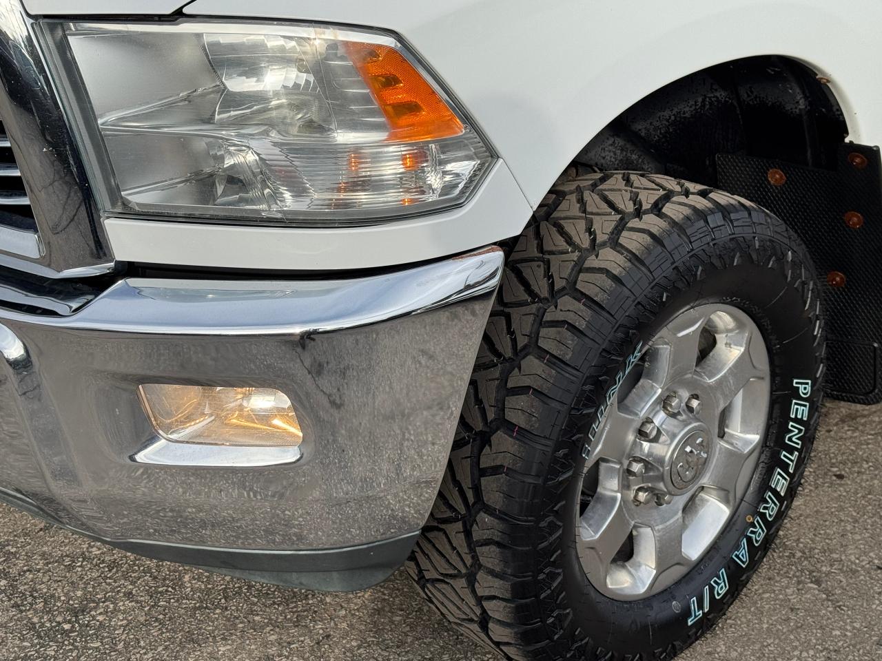 2017 RAM 2500 SLT CREW 5.7L V8 HEMI 4x4+New Tires+Camera - Photo #35