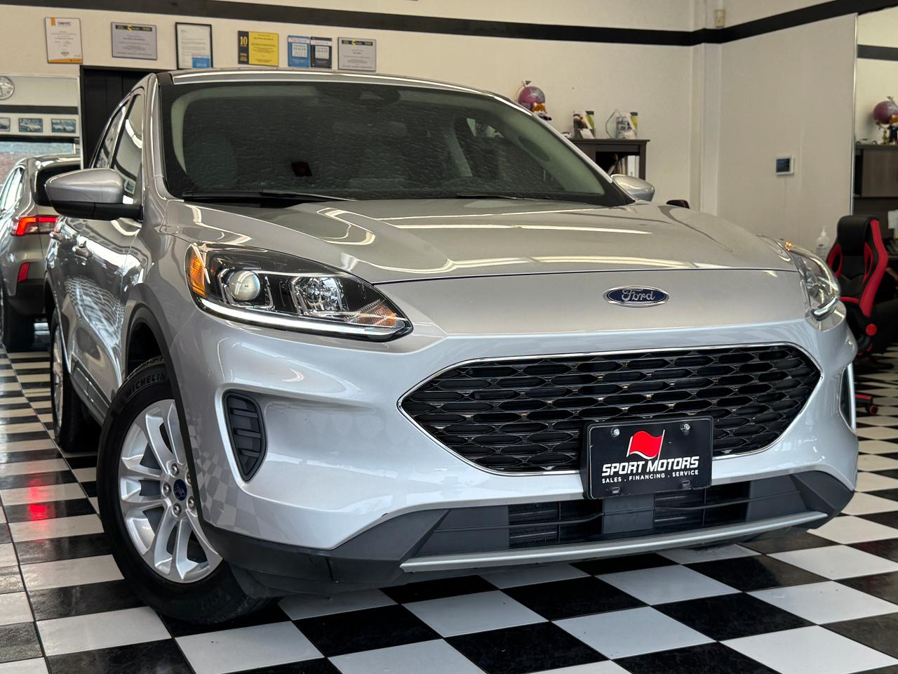 2020 Ford Escape SE+New Tires+ApplePlay+LaneDeparture+CLEANC CARFAX - Photo #13