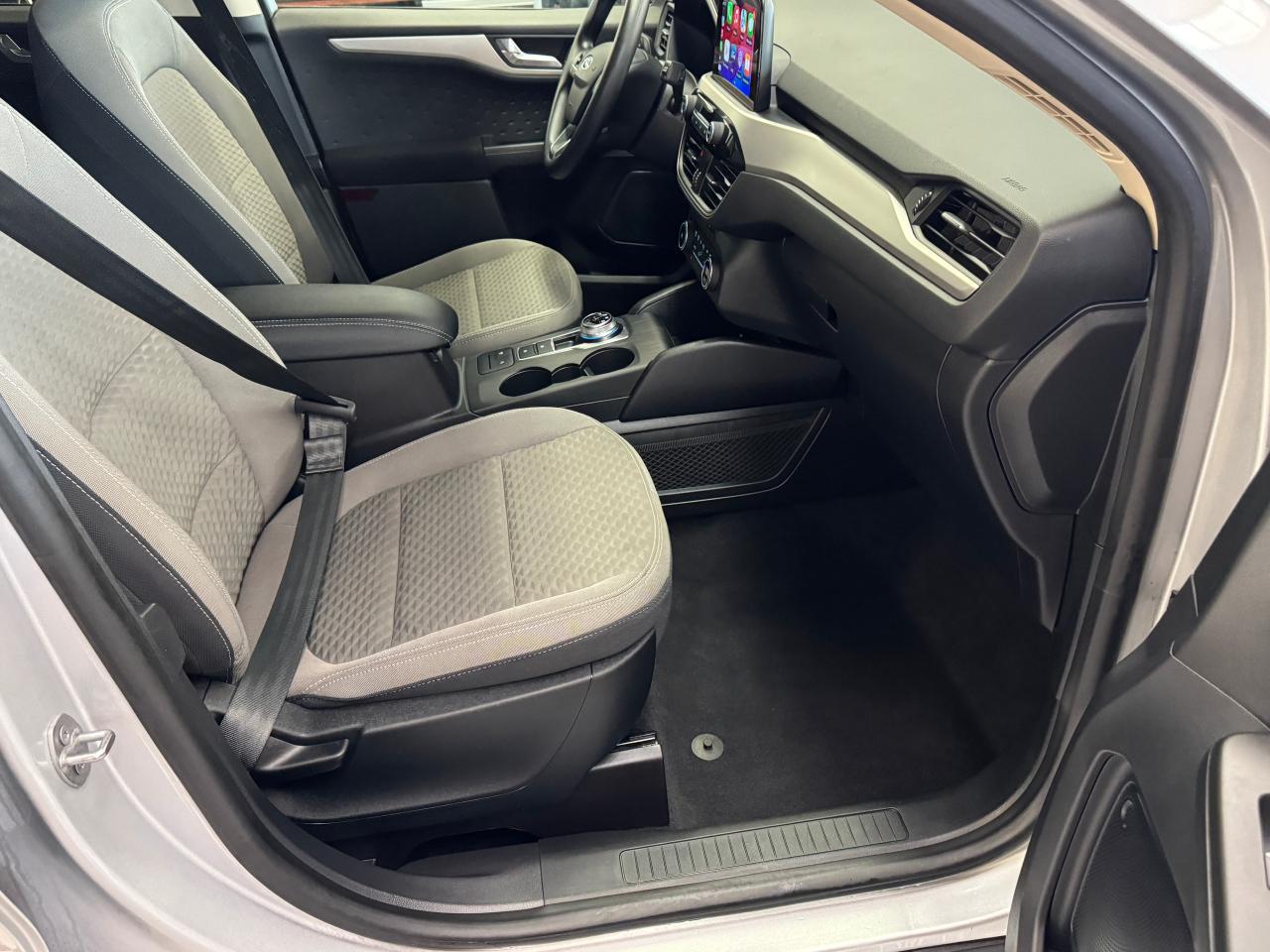 2020 Ford Escape SE+New Tires+ApplePlay+LaneDeparture+CLEANC CARFAX - Photo #19