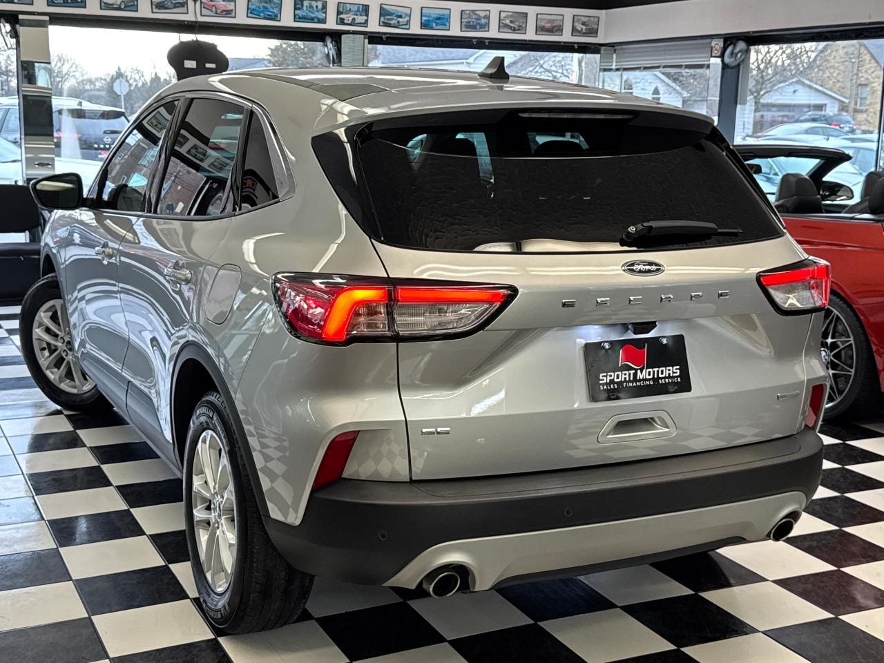 2020 Ford Escape SE+New Tires+ApplePlay+LaneDeparture+CLEANC CARFAX - Photo #12