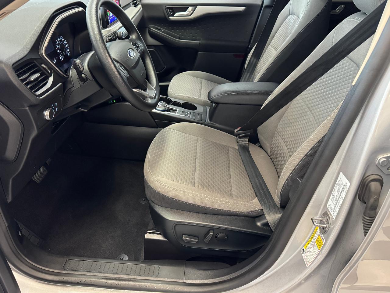 2020 Ford Escape SE+New Tires+ApplePlay+LaneDeparture+CLEANC CARFAX - Photo #16