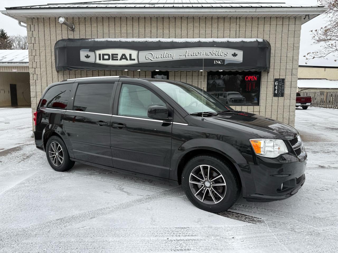 Used 2017 Dodge Grand Caravan SXT Premium Plus for sale in Mount Brydges, ON