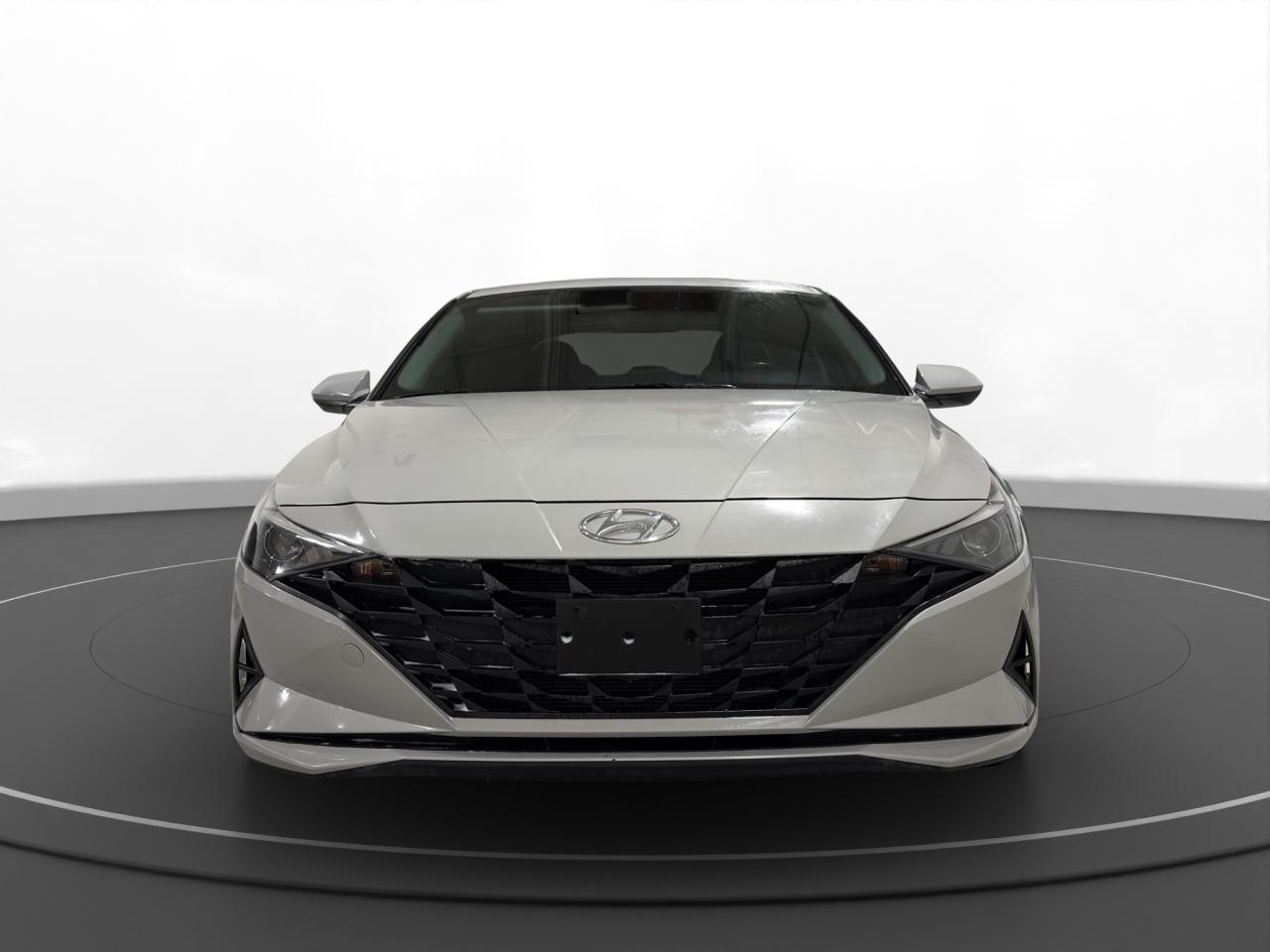 2022 Hyundai Elantra Preferred IVT - Photo #2