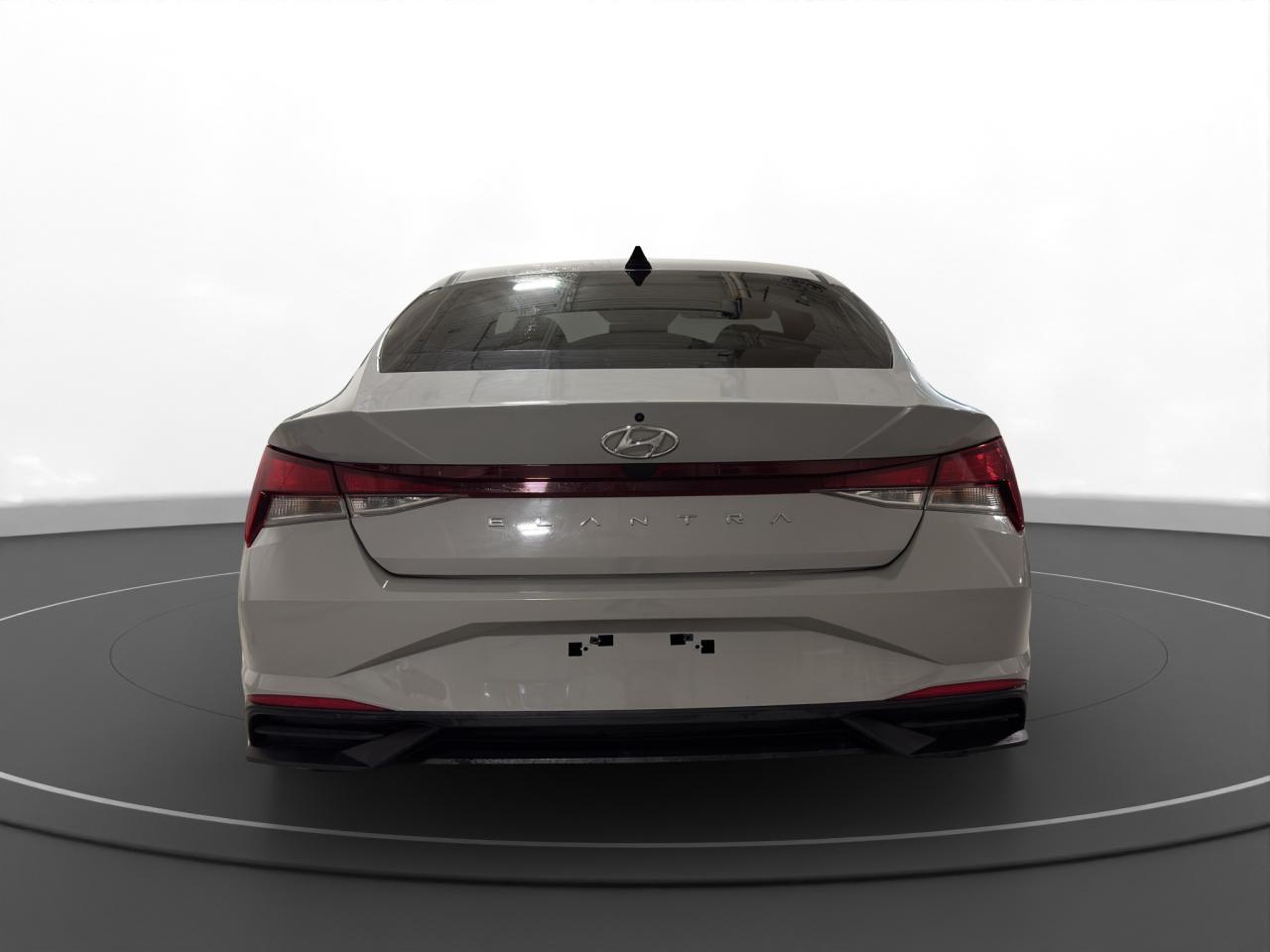 2022 Hyundai Elantra Preferred IVT - Photo #7