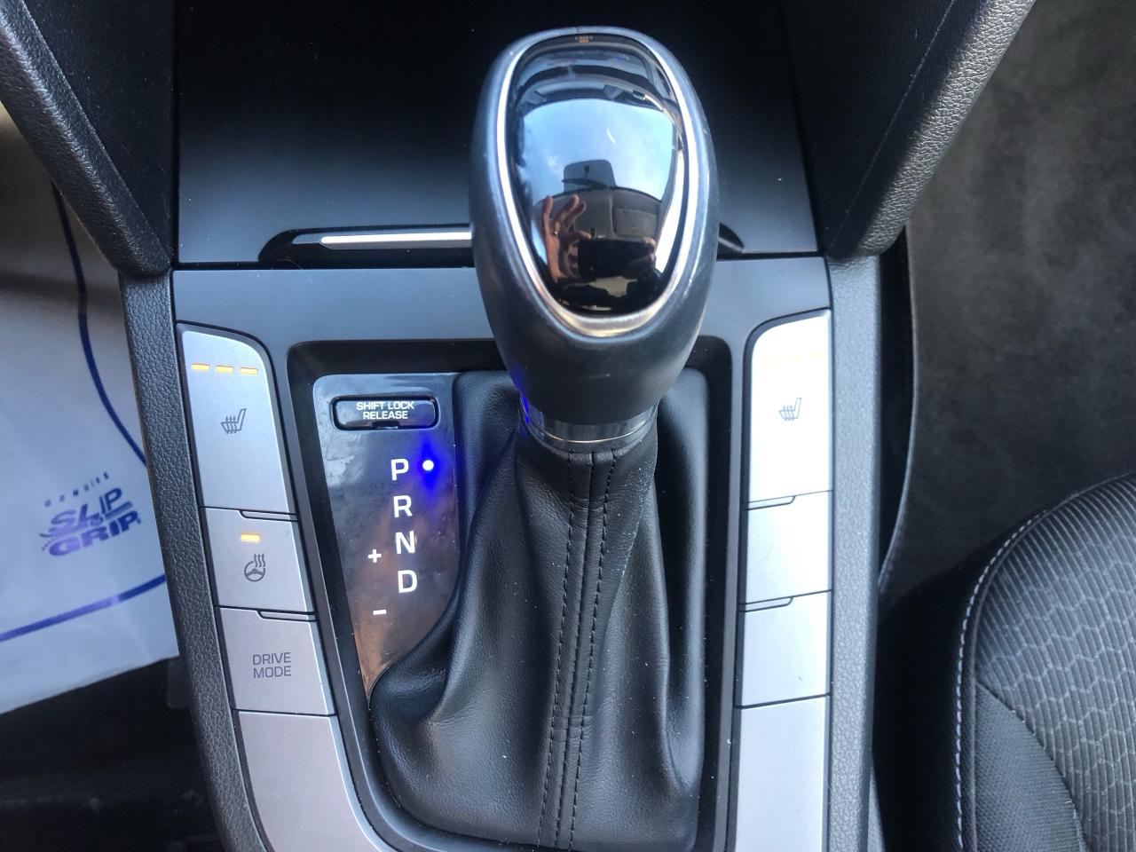 2018 Hyundai Elantra GL  SE - Photo #7