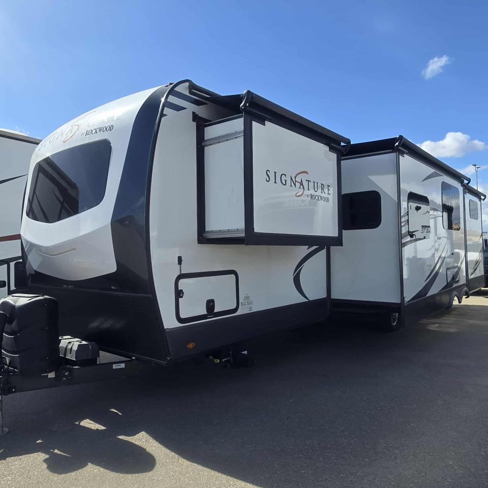 Used 2020 Forest River RLT8326BHW RLT8326BHW for sale in Fort St John, BC