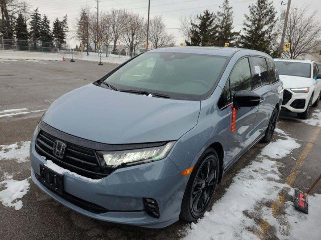 Used 2024 Honda Odyssey Black Edition | DVD | Leather | Sunroof | Nav | Power Sliding Doors + Hatch | Rear Camera & more!! for sale in Guelph, ON