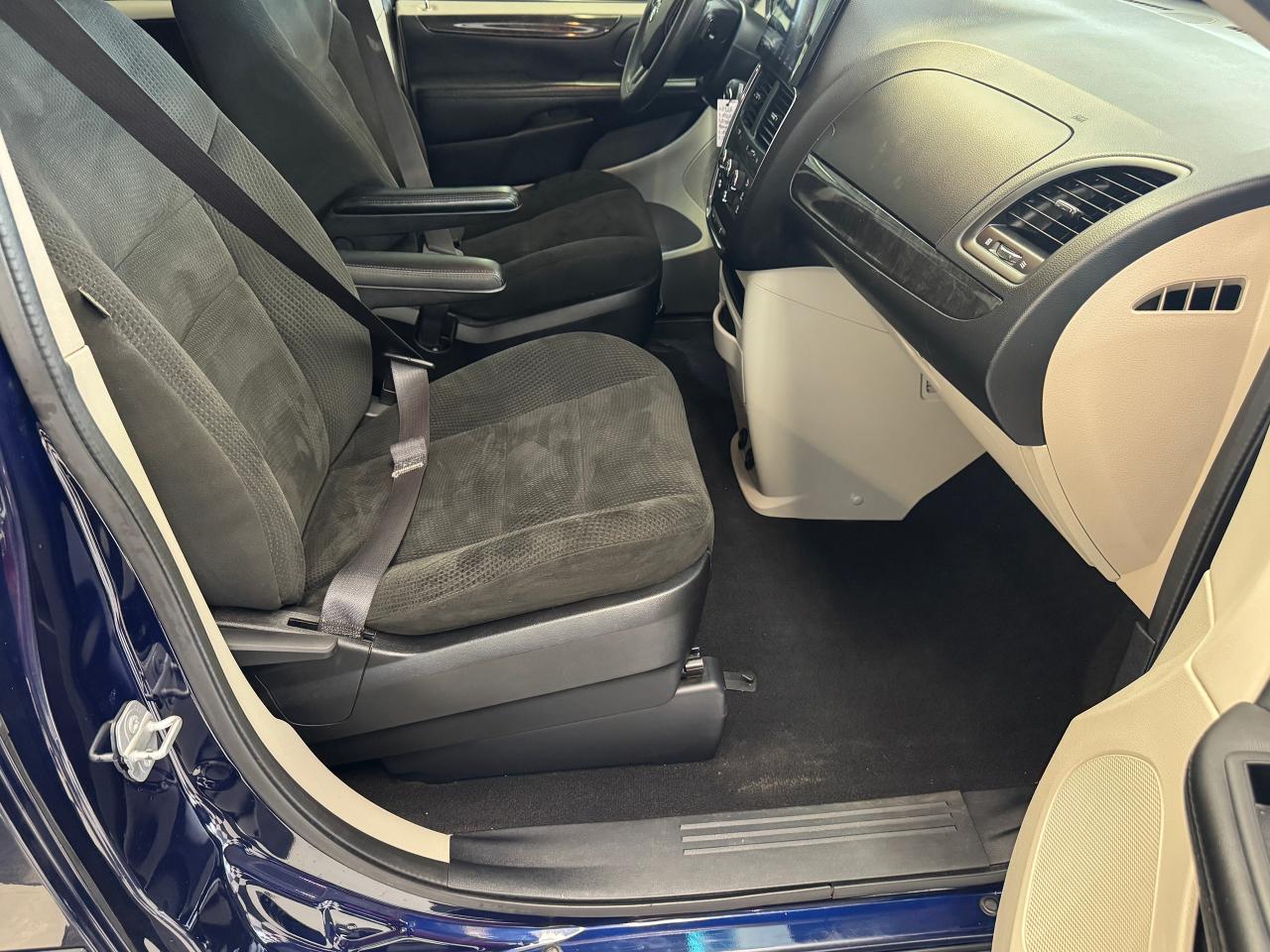 2015 Dodge Grand Caravan CVP+Camera+Touch Screen+Camera+CLEAN CARFAX Photo