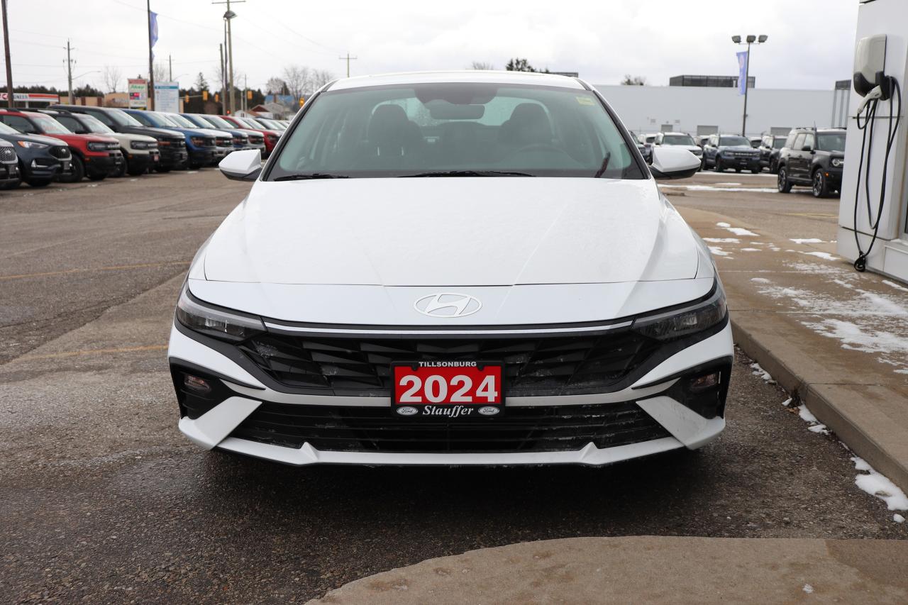 2024 Hyundai Elantra Preferred IVT w/Tech Pkg Photo4